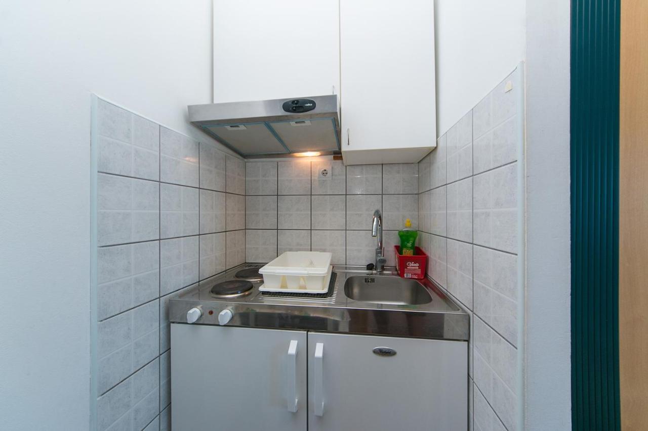 Apartments By The Sea Brist, Makarska - 15714 Podaca Exterior foto